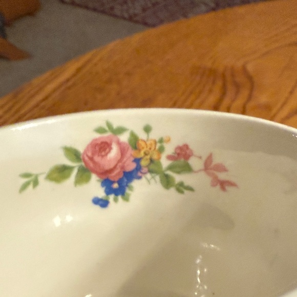 Elegant Floral Red and Gold Creamer and Sugar Set - Picture 3 of 4